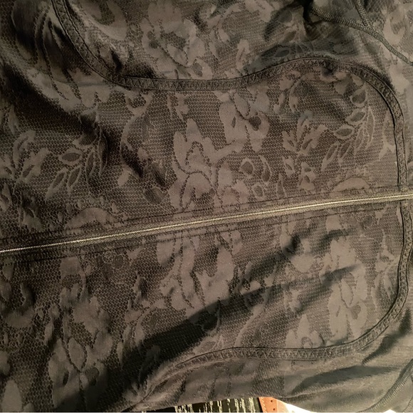 Lululemon Leader of the Pack Cycling Jersey Black - Picture 12 of 15